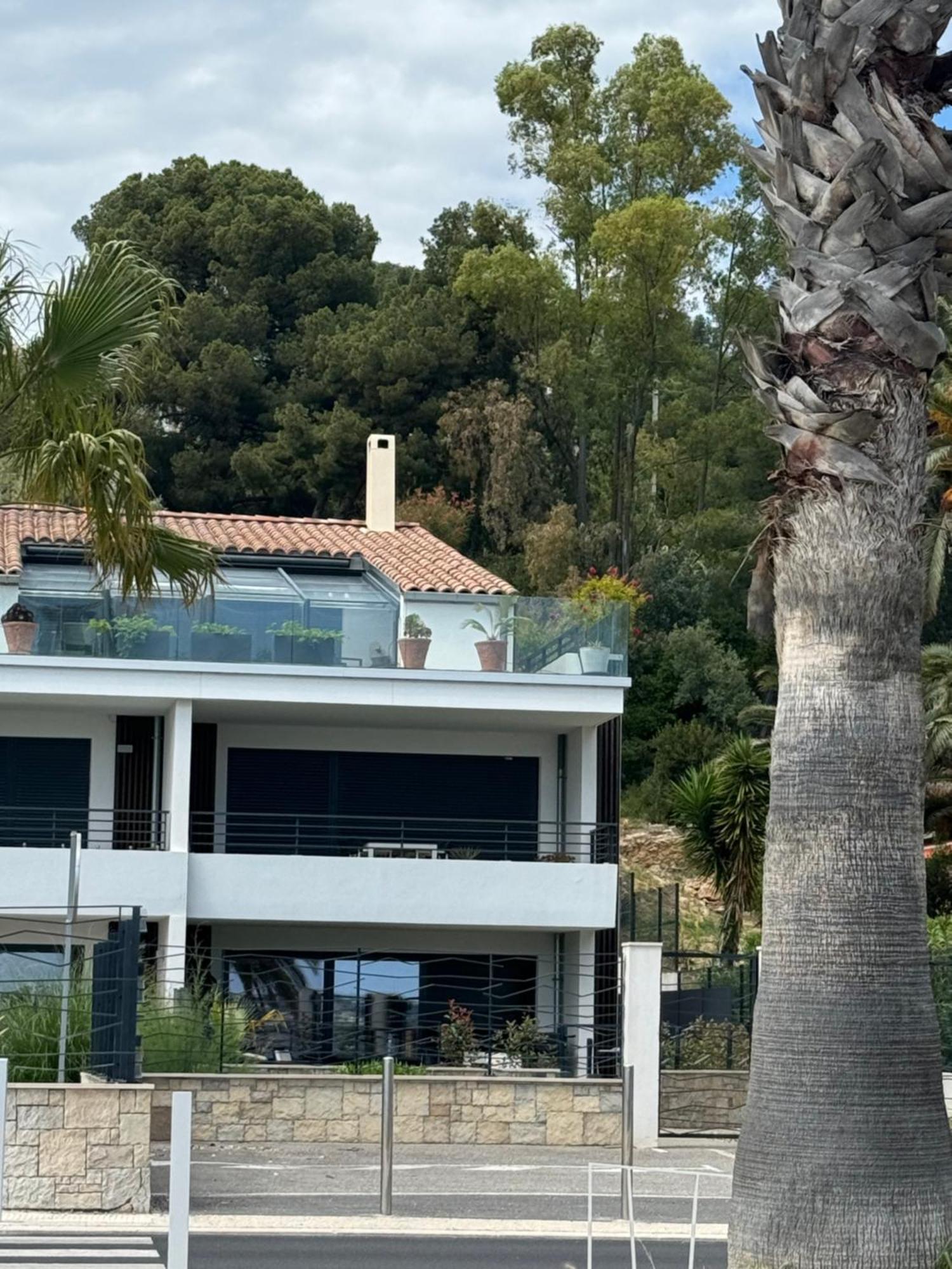 T3 Neuf Avec Terrasse Et Jardin Face A La Mer Bandol Exterior photo